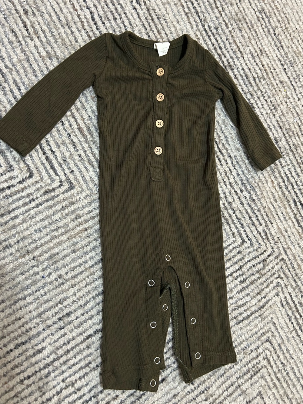 Kate Quinn Olive Ribbed Baby Jumpsuit with Button Front Size 0-3 Months